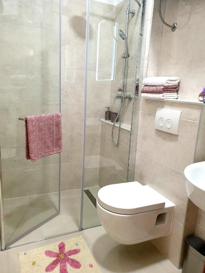 Apartments Kuzmanic Омиш Экстерьер фото
