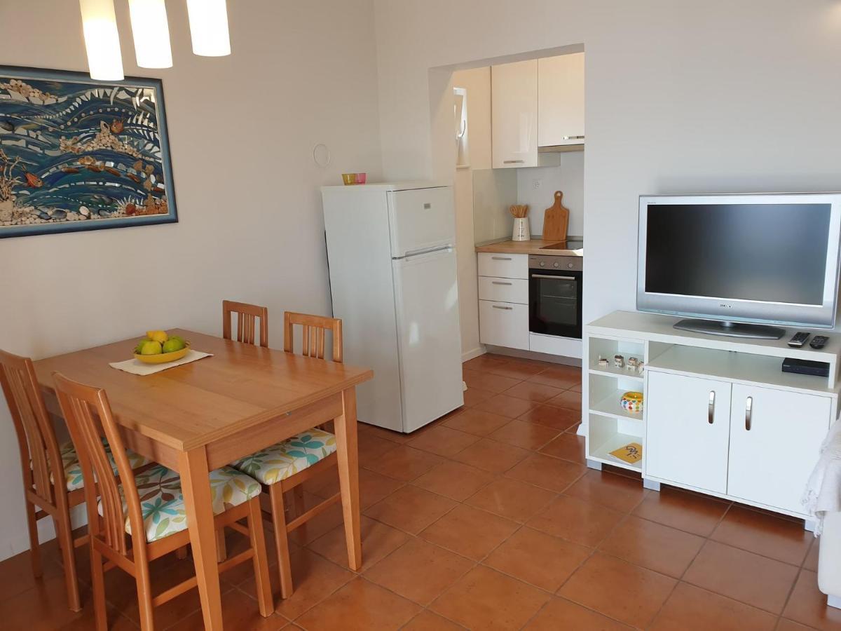 Apartments Kuzmanic Омиш Экстерьер фото