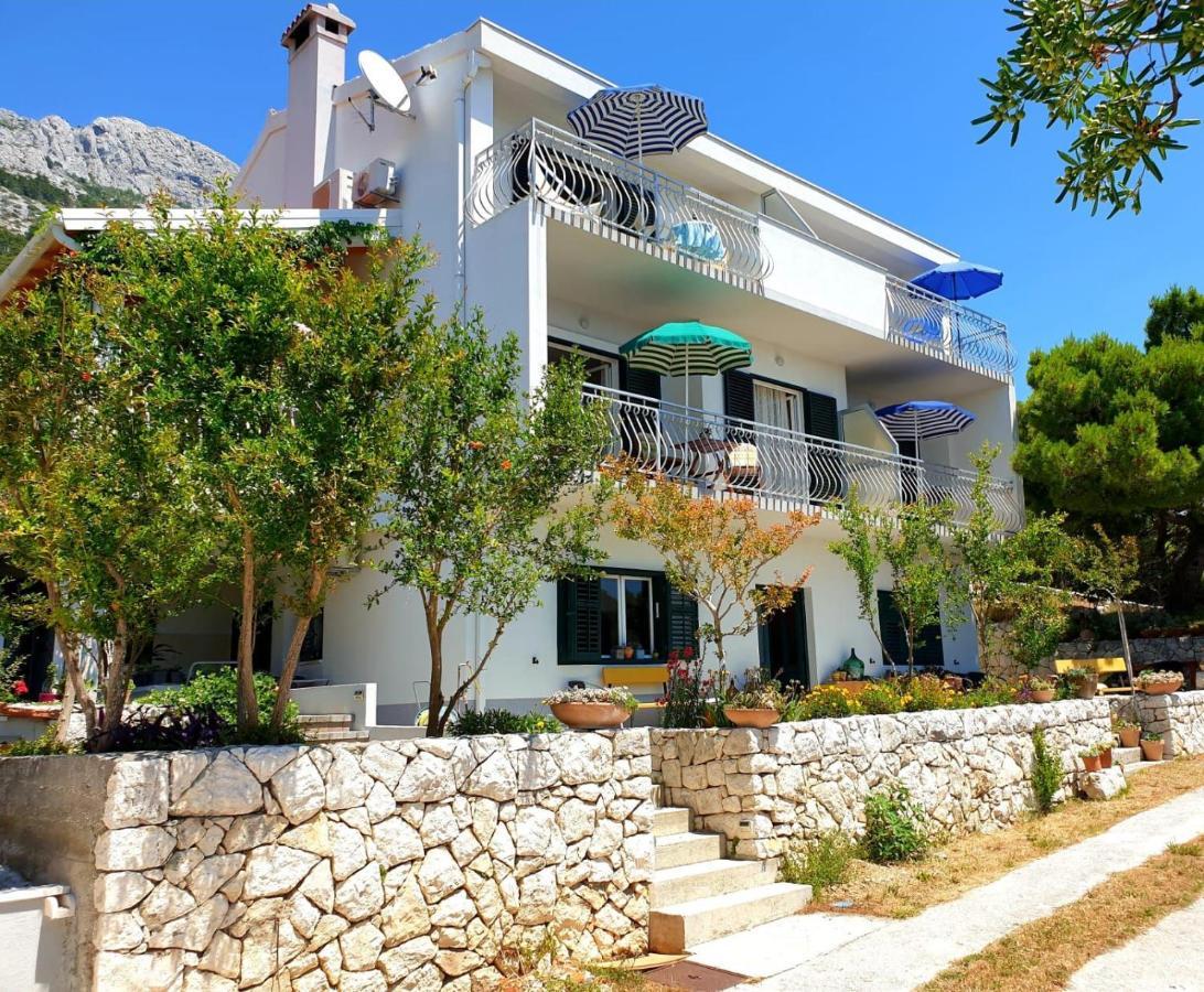 Apartments Kuzmanic Омиш Экстерьер фото