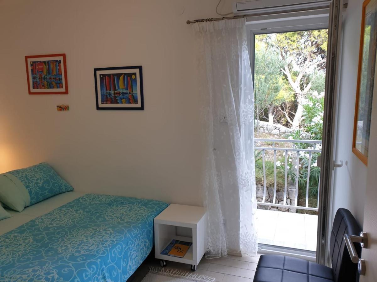 Apartments Kuzmanic Омиш Экстерьер фото