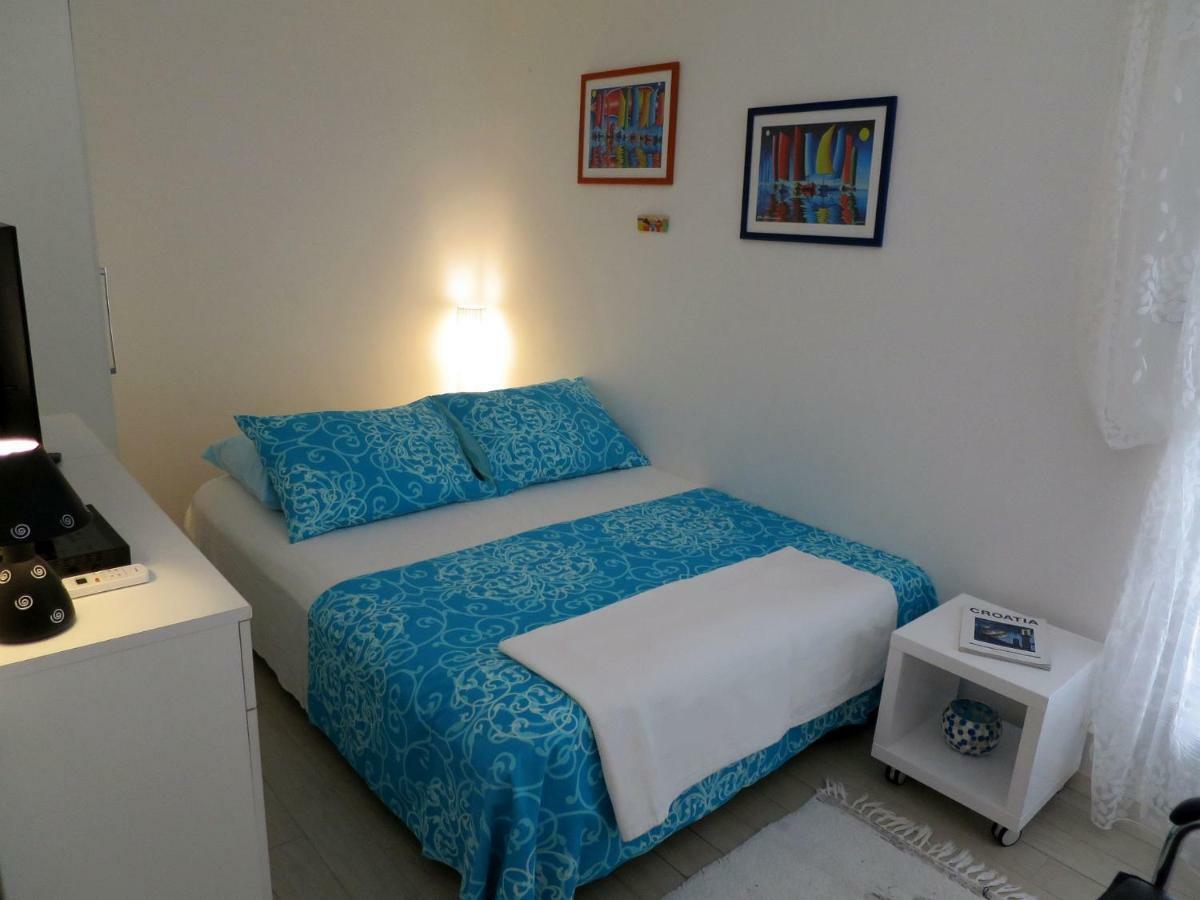 Apartments Kuzmanic Омиш Экстерьер фото