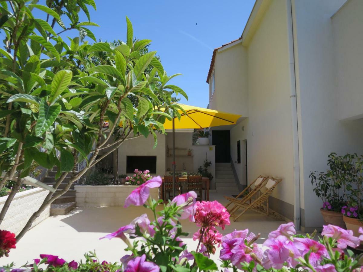 Apartments Kuzmanic Омиш Экстерьер фото